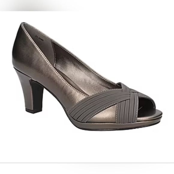 🆕️ Women block heel pumps - Picture 1 of 8